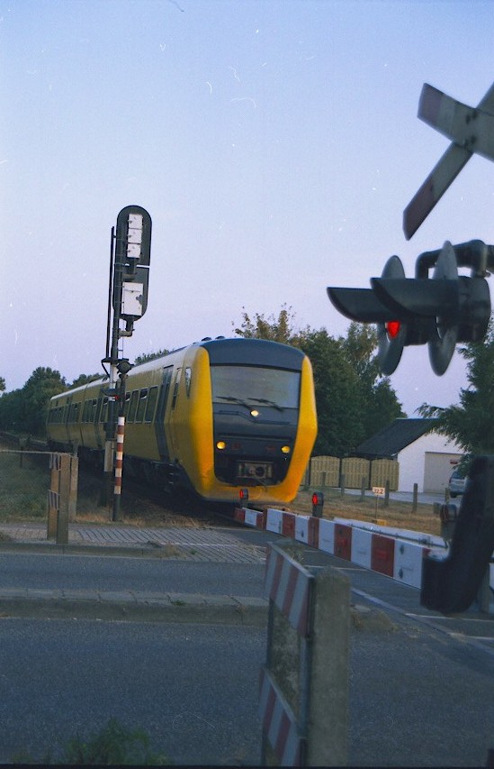 yellow cuijk train